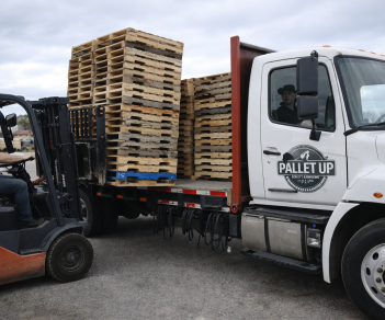 PalletRecyclingConvenientPickup pallets pickup